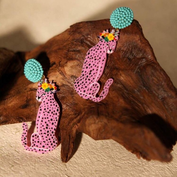 Super Cute Earrings - Picture 2 of 4